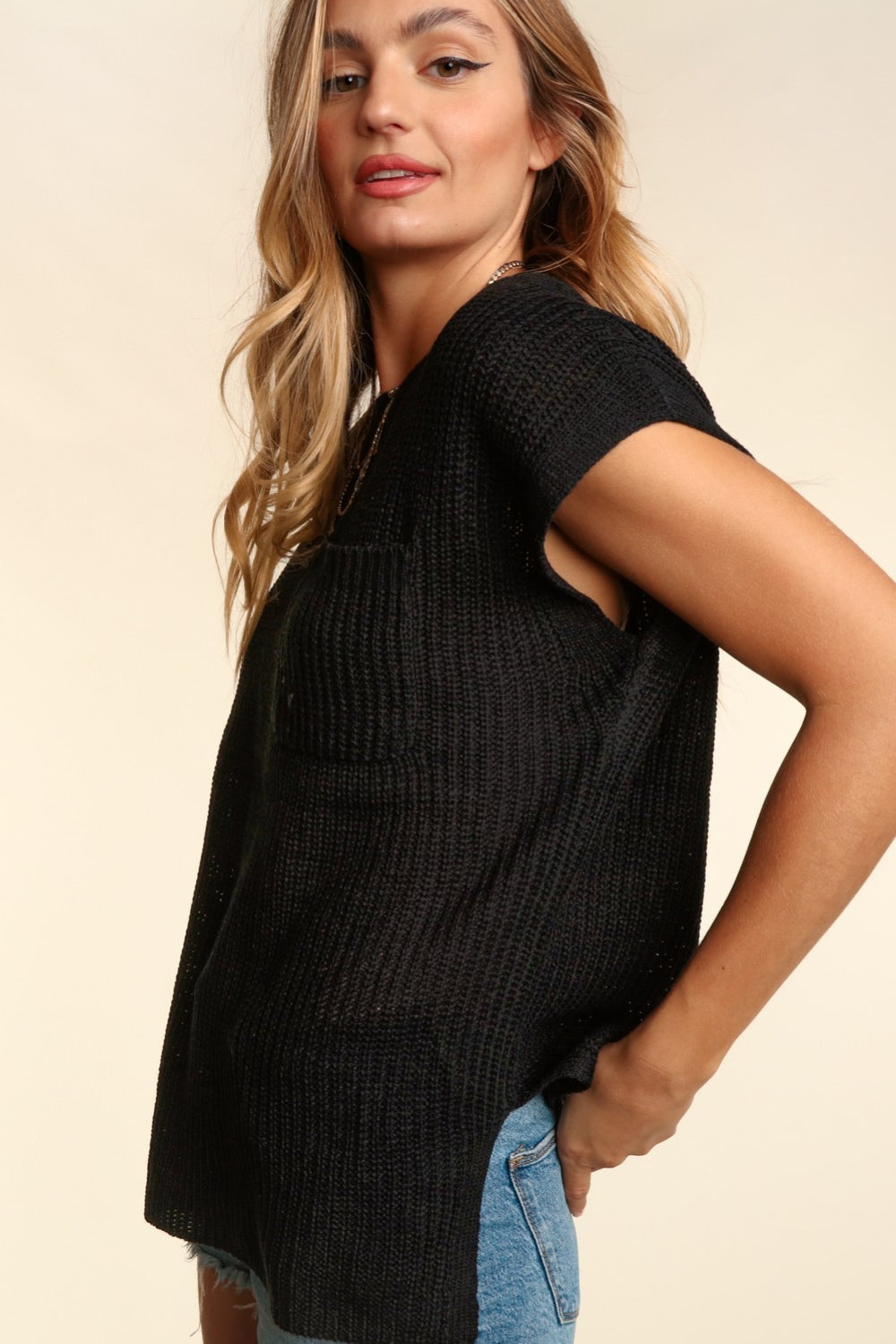 Round Neck Cap Sleeve Knit Top